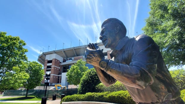 Nick Saban statue